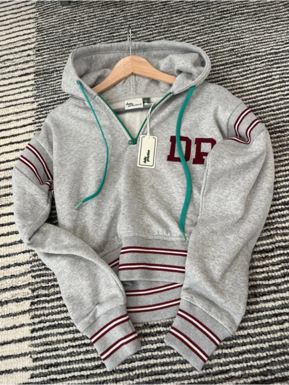 NWT DAILY PRACTICE CROPPED HOODIE FLEECE 
XS